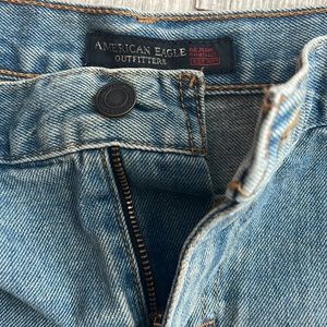 American Eagle Women’s Jean Shorts‎ Size: 6 Distressed